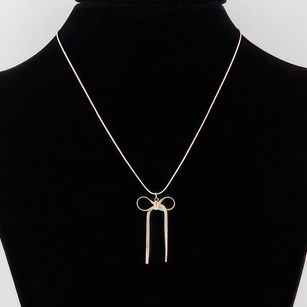 Snake Chain Ribbon Necklace